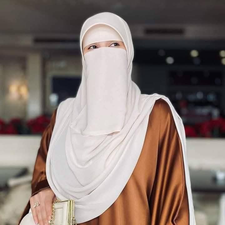 نقاب ماليزي برباط مائل